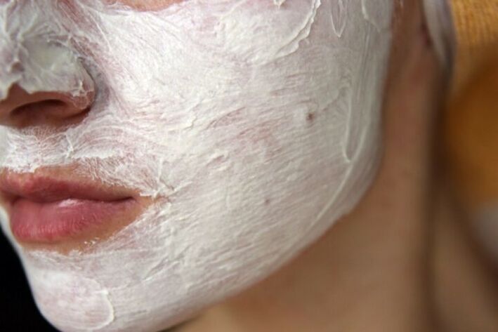 Protein mask to eliminate wrinkles on oily skin